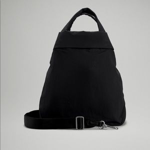 Lululemon tote bag, On My Level 19L tote bag, colour in true navy